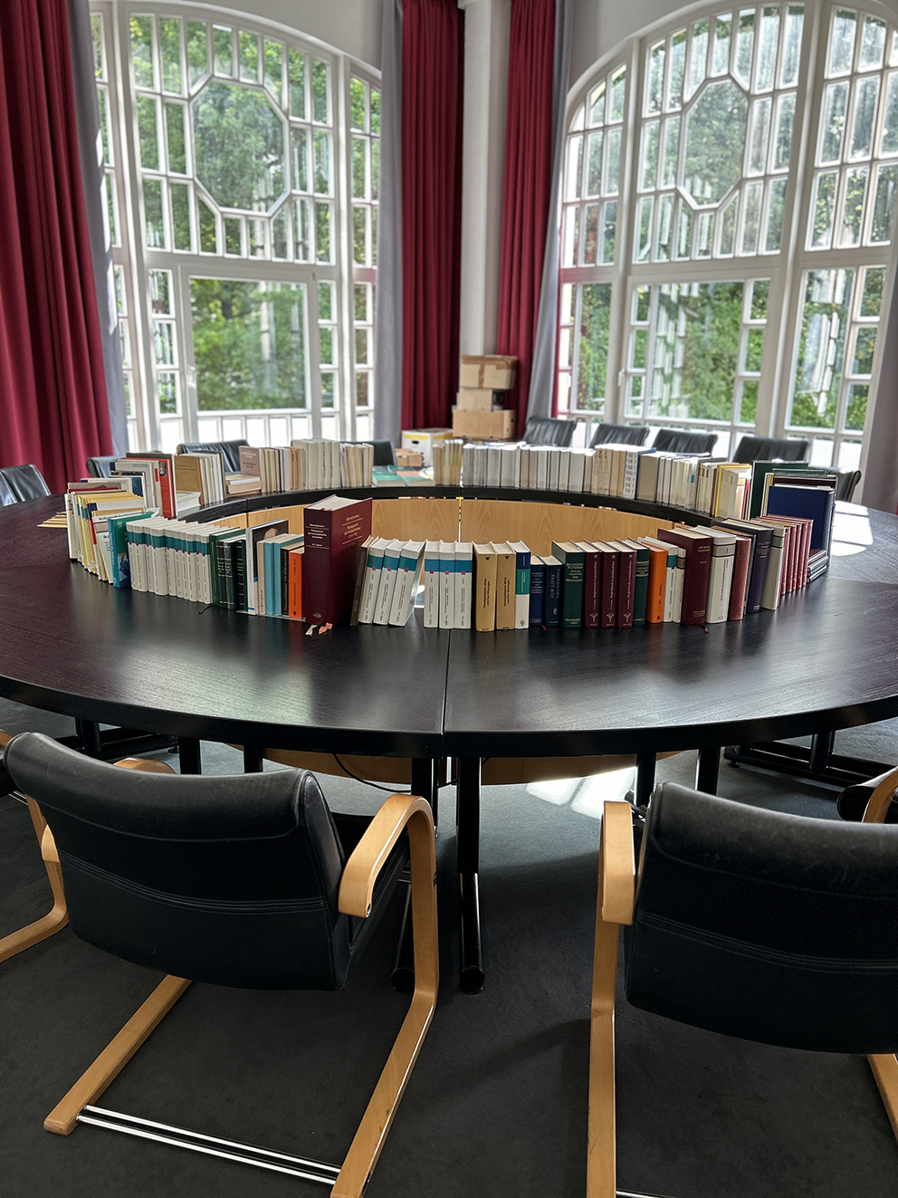 Büchertisch 1 2 1 1